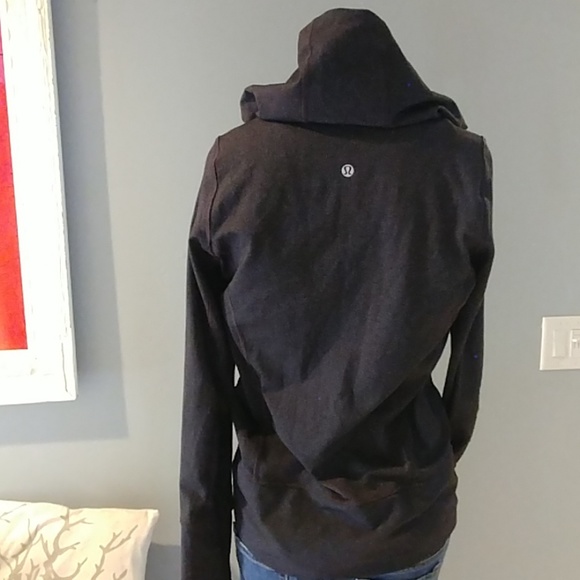 Lululemon Grey Hooded Thumbhole Logo Jacket 6 - Picture 4 of 8